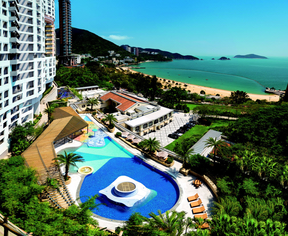 THE REPULSE BAY COMPLEX