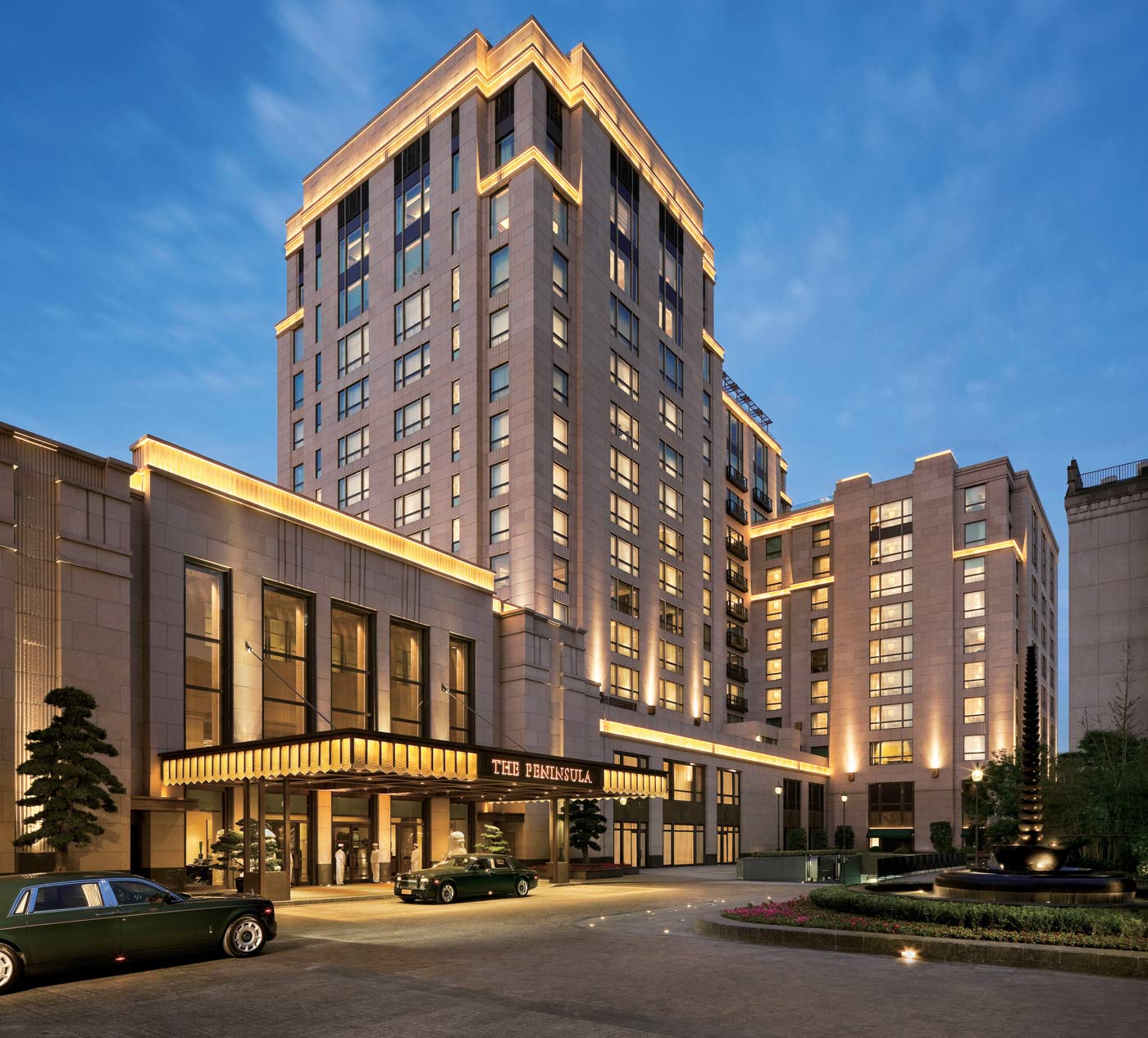 The Peninsula Shanghai Entrance at night